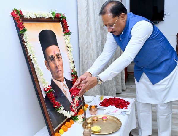 मुख्यमंत्री ने स्वातंत्र्यवीर विनायक दामोदर सावरकर की जयंती पर उन्हें किया नमन,