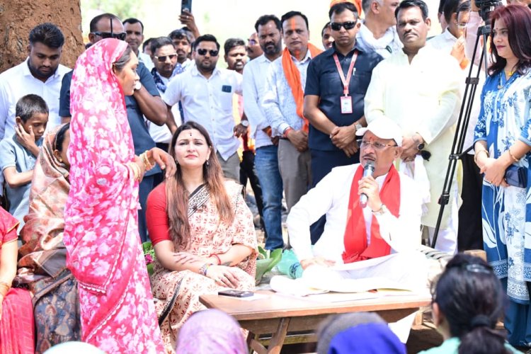 संवाद से समाधान: कमराखोल में मुख्यमंत्री ने दूर की बिजली बिल की चिंता