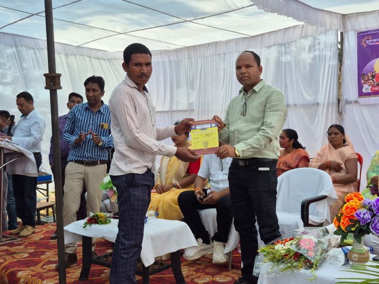 रायपुर : सुशासन तिहार 2026: सिमड़ा शिविर में 5 हितग्राहियों को मिला जॉब कार्ड