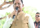 आम की छांव में मुख्यमंत्री की चौपाल : खाट पर बैठे, ग्रामीणों की सुनी बात, मौके पर दिए समाधान  