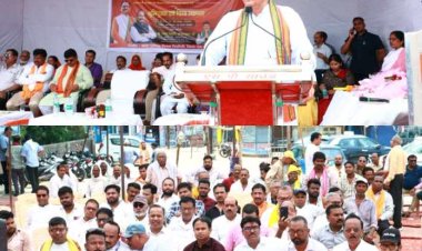 स्वास्थ्य मंत्री श्याम बिहारी जायसवाल ने चिरमिरी में किया 632.09 लाख रुपये के विकास कार्यों का शुभारंभ, सड़क, प्रकाश व्यवस्था और आधारभूत सुविधाओं के विस्तार पर जोर,