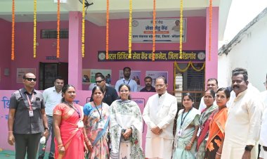 गाँव के द्वार पहुँची डिजिटल सरकार : बड़ेकनेरा का ‘सेवा सेतु’ मॉडल बना ग्रामीण सुशासन की नई मिसाल - मुख्यमंत्री श्री विष्णुदेव साय,