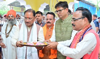 मुख्यमंत्री श्री साय ने भिखमपुरा के पंचमुखी सिद्ध हनुमान मंदिर में की पूजा-अर्चना,