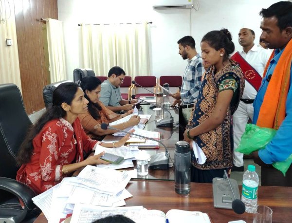 जनदर्शन में उमड़ा जनसैलाब, कलेक्टर ने सुनीं 46 शिकायतें,संवेदनशील प्रशासन का उदाहरण: आमजन की समस्याओं पर कलेक्टर ने दिए त्वरित कार्रवाई के निर्देश,