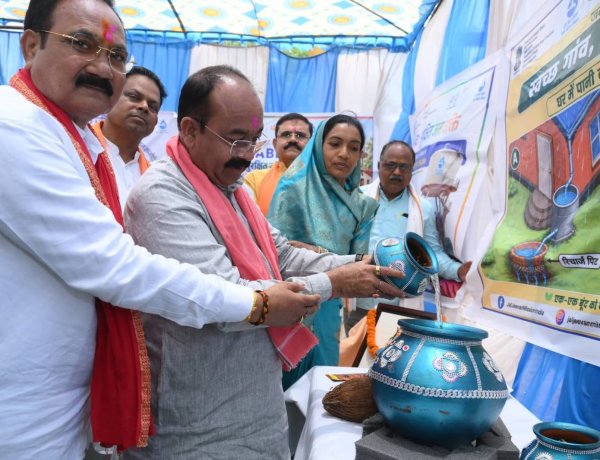 सुशासन तिहार में उप मुख्यमंत्री श्री अरुण साव निकले फील्ड पर, कार्यों की धीमी प्रगति पर जताई नाराजगी,