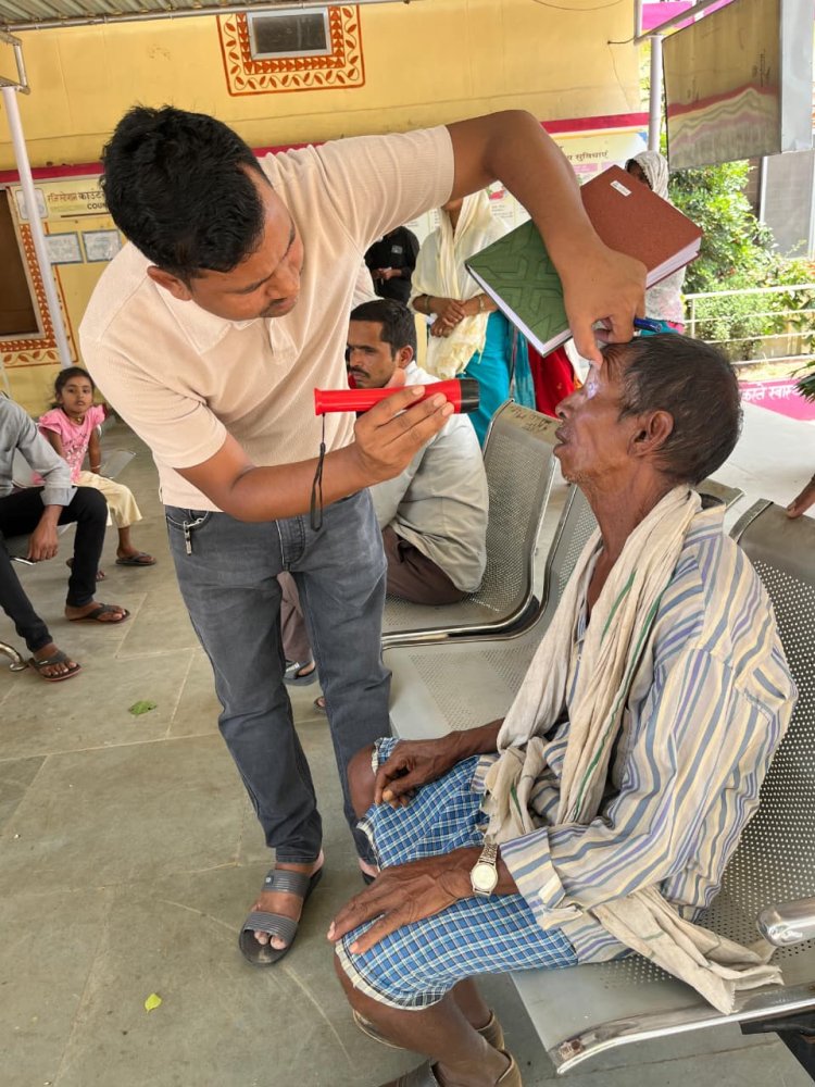 रोशनी लौटाने की मुहिम में छत्तीसगढ़ आगे: 1.63 लाख से अधिक मोतियाबिंद ऑपरेशन से हजारों चेहरों पर लौटी मुस्कान,