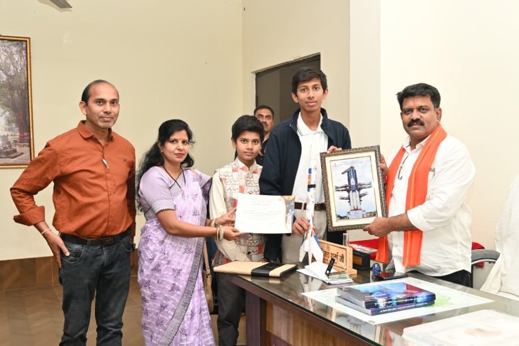 इसरो के युविका कार्यक्रम के लिए चयनित अभिषेक से मिले उप मुख्यमंत्री विजय शर्मा, दी शुभकामनाएं  