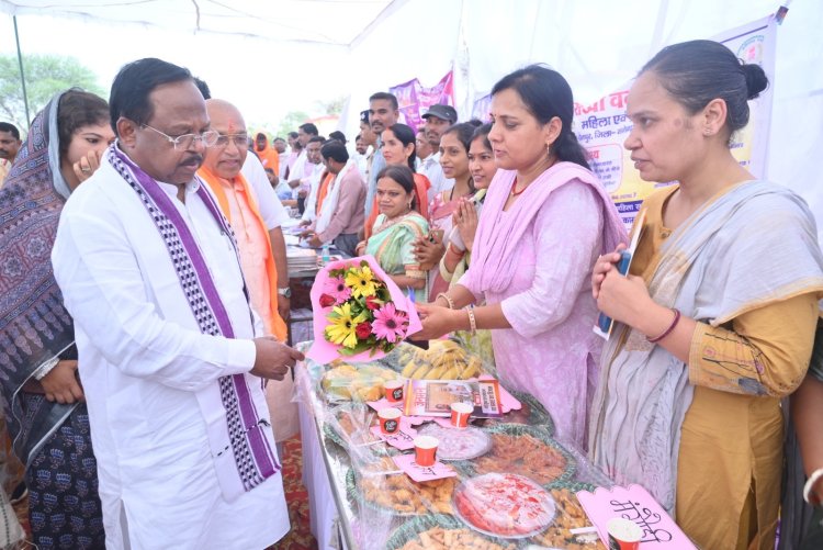 मोरगा में उमड़ा जनसैलाब, प्रभारी मंत्री रामविचार नेताम ने सुनीं समस्याएं, मौके पर मिला समाधान,